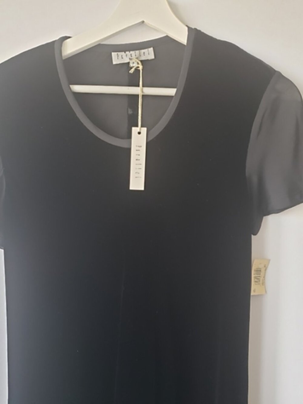 Parallel Girls black short sleeve velve shodress size 8 - Picture 3 of 5